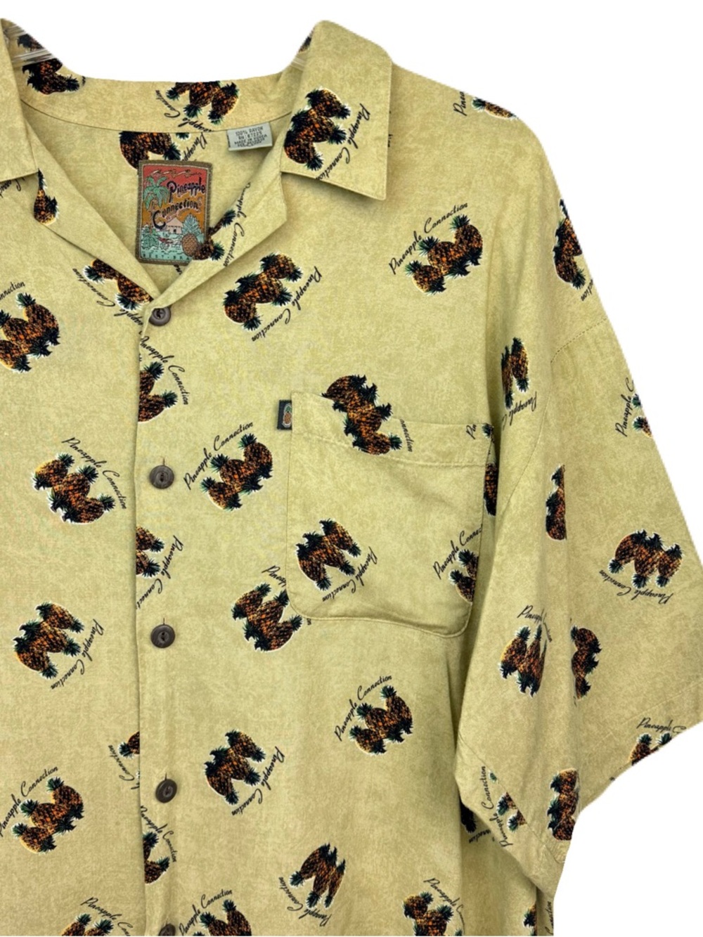 Rare Vintage Pineapple Connection 100% Rayon Tropical Vacation Button-Up Shirt